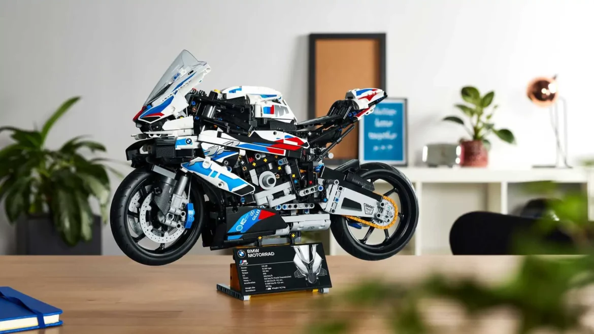 BMW M 1000 RR: LEGO faz lançamento inovador e choca os fãs