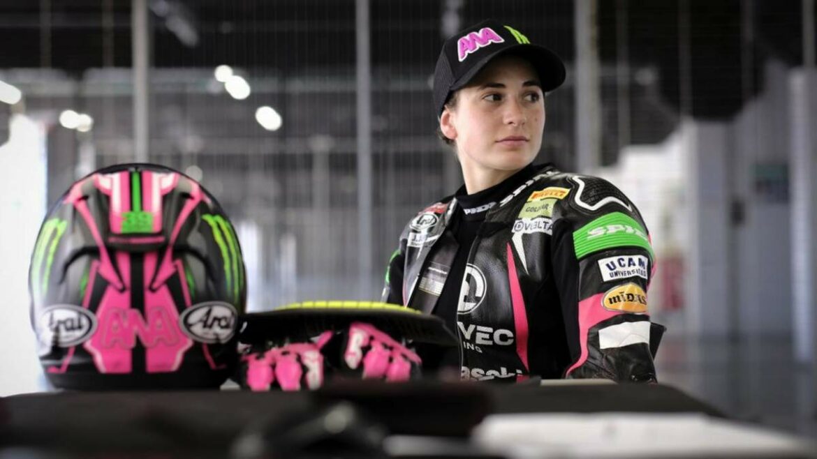 Ana Carrasco, campeã do WorldSSP300, divulga novidade para a Moto3