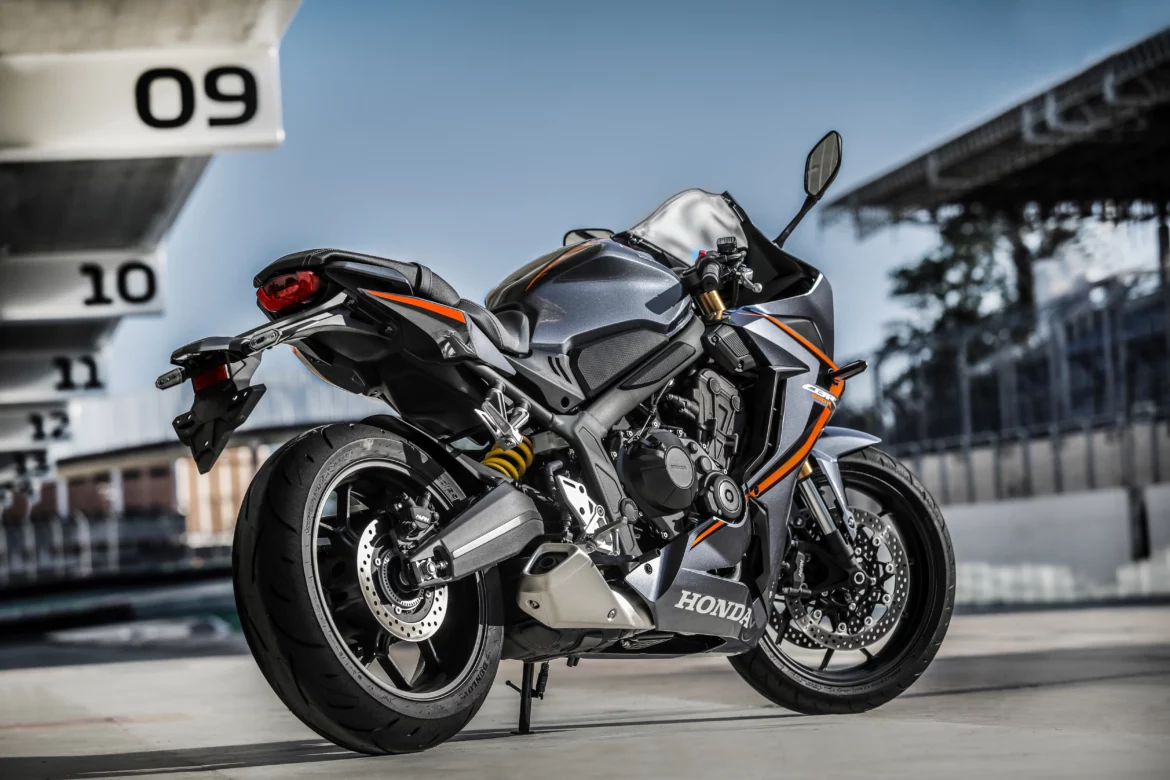 Honda CB 650R 2023: novo design e agressividade digna do Neo Sports Café