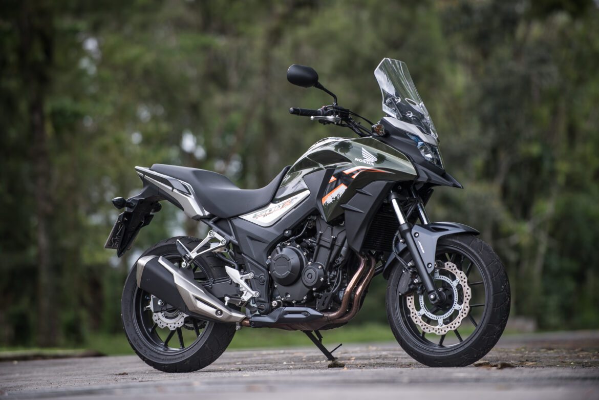 Honda CB 500X 2023: conforto e aventura definem o modelo desse ano