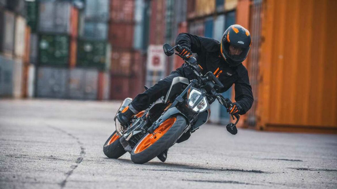 KTM e Bajaj ultrapassa um milhão de motocicletas produzidas