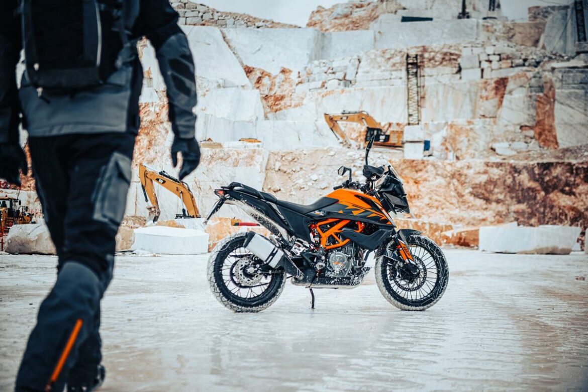 KTM 390 Adventure: Um modelo básico para aventureiras