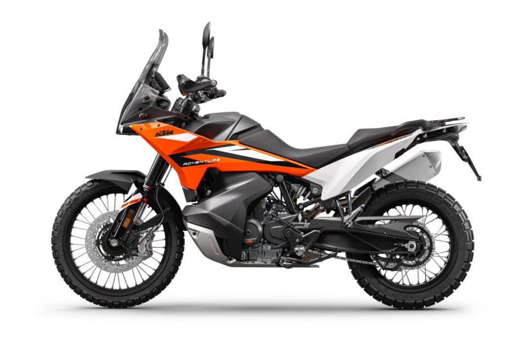 Supermoto da KTM é flagrada em testes na Europa