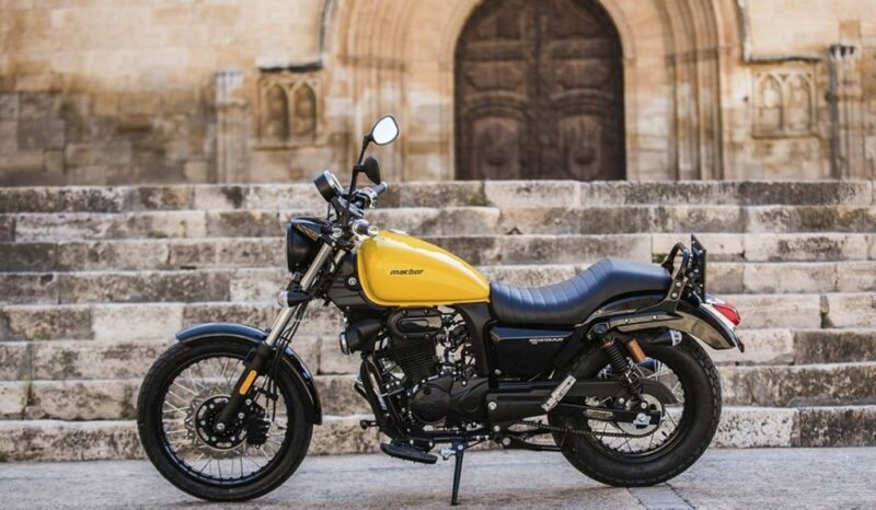 Macbor 125: custom vestida de esportiva