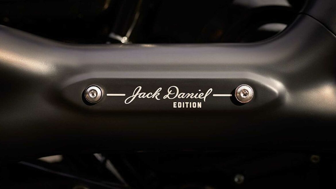 Jack Daniel’s Present Limited-Red Chief Bobber Dark Horse