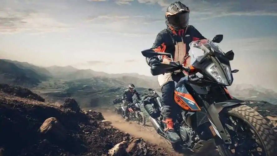 KTM 390 Adventure pode ter novas variantes em breve